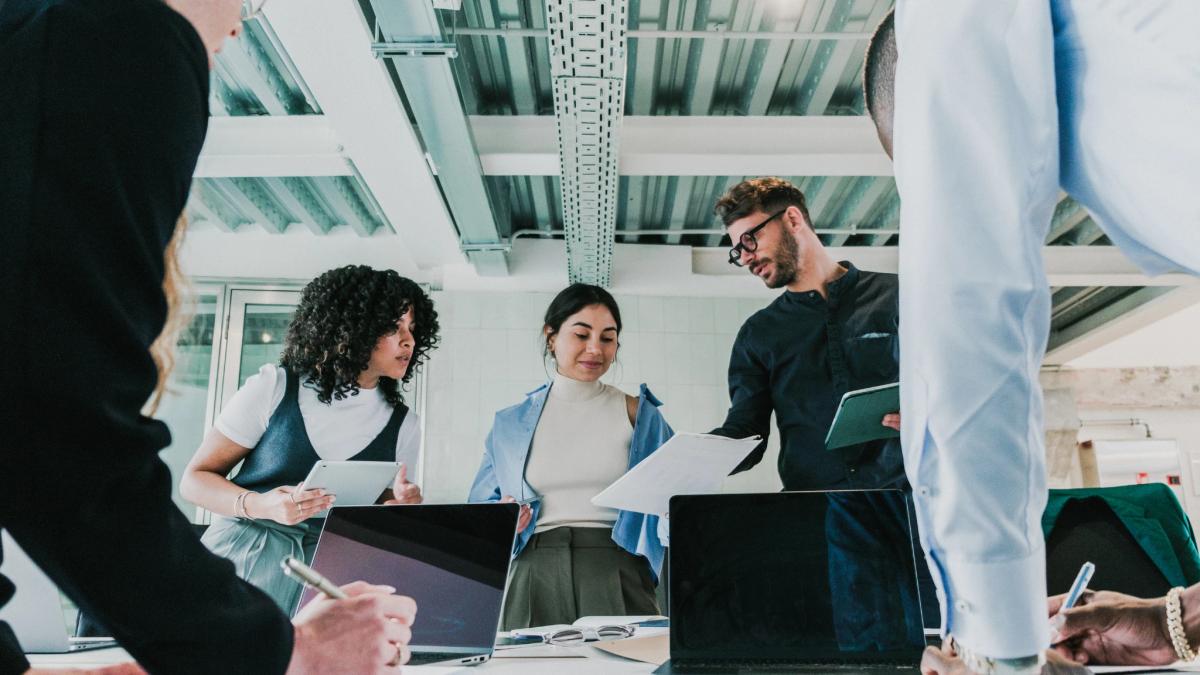 Kurumsal Firmalar Neden Ürün Kiralamayı Tercih Ediyor? Özellikle Elektronik Ürünlerde Avantajlar Nedir?